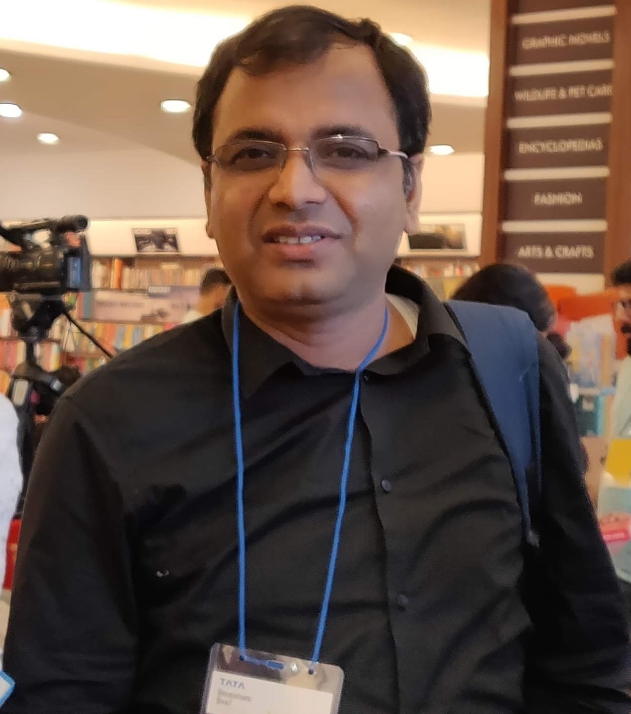 Author Abdullah Khan (By Phoenix0910 - Own work, CC BY-SA 4.0, https://commons.wikimedia.org/w/index.php?curid=112394146) Author Abdullah Khan (By Phoenix0910 - Own work, CC BY-SA 4.0, https://commons.wikimedia.org/w/index.php?curid=112394146)