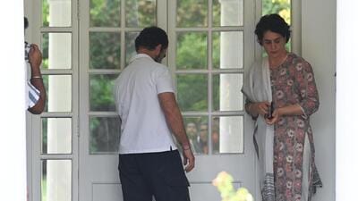 Congress leader Rahul Gandhi locks the doors of the government bungalow at 12 Tuglak Lane in New Delhi on Saturday. (Vipin Kumar/HT photo) Congress leader Rahul Gandhi locks the doors of the government bungalow at 12 Tuglak Lane in New Delhi on Saturday. (Vipin Kumar/HT photo)