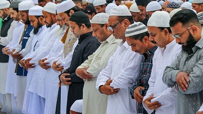On the occasion of Eid-Ul-Fitr people hugged each other after offering namaz at Delhi's Jama Masjid. (PTI) On the occasion of Eid-Ul-Fitr people hugged each other after offering namaz at Delhi's Jama Masjid. (PTI)
