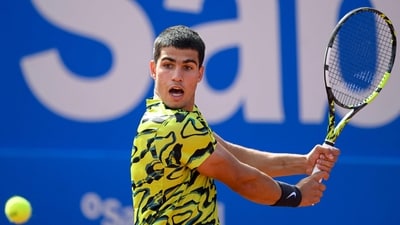 Spain's Carlos Alcaraz returns the ball to Spain's Alejandro Davidovich during the ATP Barcelona Open "Conde de Godo" tennis tournament singles match at the Real Club de Tenis in Barcelona on April 21, 2023. (Photo by Josep LAGO / AFP) (AFP) Spain's Carlos Alcaraz returns the ball to Spain's Alejandro Davidovich during the ATP Barcelona Open "Conde de Godo" tennis tournament singles match at the Real Club de Tenis in Barcelona on April 21, 2023. (Photo by Josep LAGO / AFP) (AFP)