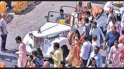 Thane, India - April, 22, 2023: 525 members of the Jain community in Thane ( ascetics ) organized a procession to celebrate the day after 13 months of fasting. Vintage cars are seen in this rally, the procession was organized from Jain Mandir to Thane Masunda Lake and back to Jain Mandir. ,in Thane, in Mumbai, India, on,Saturday, April, 22, 2023. ( Praful Gangurde / HT Photo) Thane, India - April, 22, 2023: 525 members of the Jain community in Thane ( ascetics ) organized a procession to celebrate the day after 13 months of fasting. Vintage cars are seen in this rally, the procession was organized from Jain Mandir to Thane Masunda Lake and back to Jain Mandir. ,in Thane, in Mumbai, India, on,Saturday, April, 22, 2023. ( Praful Gangurde / HT Photo)