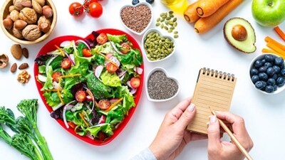 With a few diet changes, we can slow down ageing and walk towards a healthier body. One of the changes we need to make in the diet is to consume a low fat, high fibre diet. (Unsplash) With a few diet changes, we can slow down ageing and walk towards a healthier body. One of the changes we need to make in the diet is to consume a low fat, high fibre diet. (Unsplash)