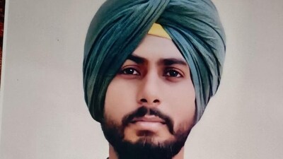 Kulwant is survived by a one-and-a-half-year-old daughter and a three-month-old son, who reside at Chadik village in Punjab's Moga. (source:Twitter/@raghav_chadha) Kulwant is survived by a one-and-a-half-year-old daughter and a three-month-old son, who reside at Chadik village in Punjab's Moga. (source:Twitter/@raghav_chadha)
