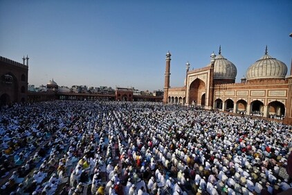 Massive crowd of devotees on Eid-ul-Fitr at Jama Masjid in Delhi on Saturday. (HT Photo/ Raj K Raj) Massive crowd of devotees on Eid-ul-Fitr at Jama Masjid in Delhi on Saturday. (HT Photo/ Raj K Raj)