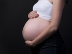 There is evidence to suggest a diet rich in fruit, vegetables, seafood, dairy products, eggs and grain reduces miscarriage risk. There is evidence to suggest a diet rich in fruit, vegetables, seafood, dairy products, eggs and grain reduces miscarriage risk.