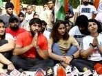 Women wrestlers protest in Jantar Mantar saying their demands have not been met. Women wrestlers protest in Jantar Mantar saying their demands have not been met.