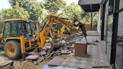 An illegal farmhouse being demolished in Gwal Pahari village in Gurugram. (Parveen Kumar/ HT) An illegal farmhouse being demolished in Gwal Pahari village in Gurugram. (Parveen Kumar/ HT)