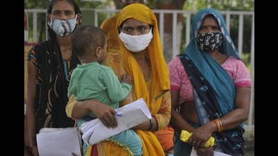 As per the state data from the health department, among the new cases 240 were reported in Lucknow while 329 Covid patients recovered during the said period. (HT FILE) As per the state data from the health department, among the new cases 240 were reported in Lucknow while 329 Covid patients recovered during the said period. (HT FILE)