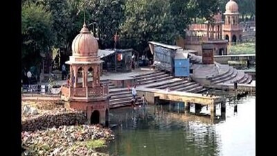 Lucknow municipal corporation unmoved as Gulalaghat crematorium non-functional for months (file)