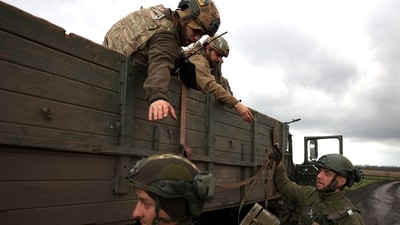 Ukrainian artillerymen of the Aidar battalion operate on front line positions near Bakhmut, Donetsk region, on April 22, 2023, amid the Russian invasion on Ukraine. (AFP) Ukrainian artillerymen of the Aidar battalion operate on front line positions near Bakhmut, Donetsk region, on April 22, 2023, amid the Russian invasion on Ukraine. (AFP)