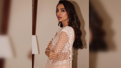 Sobhita Dhulipala kept her makeup subtle yet glamorous and opted for bouncy voluminous hair. (Instagram/@sobhitad) Sobhita Dhulipala kept her makeup subtle yet glamorous and opted for bouncy voluminous hair. (Instagram/@sobhitad)