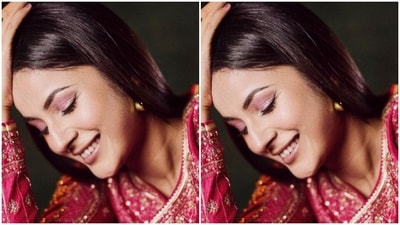 Shehnaaz did her own makeup as she decked up in pink eyeshadow, mascara-laden eyelashes, drawn eyebrows, contoured cheeks and a shade of nude lipstick. (Instagram/@shehnaazgill) Shehnaaz did her own makeup as she decked up in pink eyeshadow, mascara-laden eyelashes, drawn eyebrows, contoured cheeks and a shade of nude lipstick. (Instagram/@shehnaazgill)
