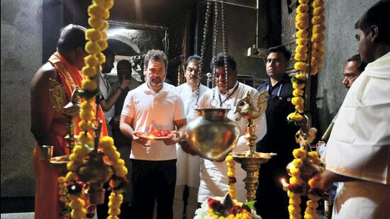 Congress leader Rahul Gandhi offers prayers at Sangamanatha Temple and Aikya Linga, in Kudalasangama. (PTI)