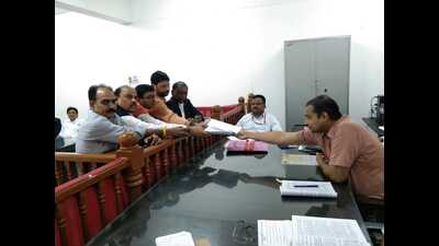BJP mayor candidate Prashant Singhal (centre) filing his nomination papers on Monday. Photo HT (HT Photo) BJP mayor candidate Prashant Singhal (centre) filing his nomination papers on Monday. Photo HT (HT Photo)