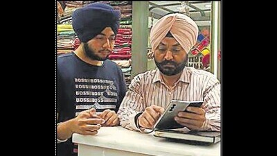 Ludhiana-based journalism student Kabir Singh has received over 800 calls in the last 3 days. (HT Photo)