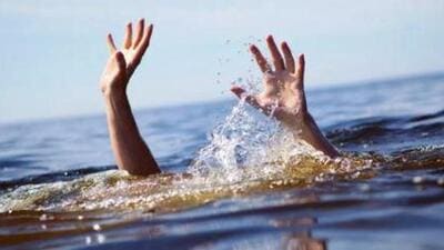 Police said they climbed onto rocks close to shore to click selfies, but were knocked over by a wave (Representative Photo) Police said they climbed onto rocks close to shore to click selfies, but were knocked over by a wave (Representative Photo)