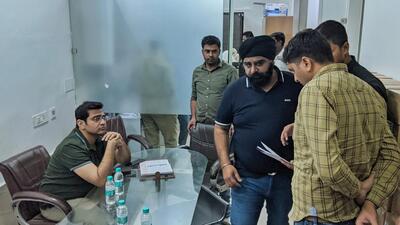 Showroom owner Harsimran Singh Saluja (in turban) lodges a complaint at Sihani Gate police station, in Ghaziabad. (HT Photo) Showroom owner Harsimran Singh Saluja (in turban) lodges a complaint at Sihani Gate police station, in Ghaziabad. (HT Photo)