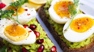 Not eating enough protein: Protein has hunger-reducing properties. It works by increasing the production of hormones, that signal fullness and reducing the levels of hormones that stimulate hunger. (Pexels) Not eating enough protein: Protein has hunger-reducing properties. It works by increasing the production of hormones, that signal fullness and reducing the levels of hormones that stimulate hunger. (Pexels)