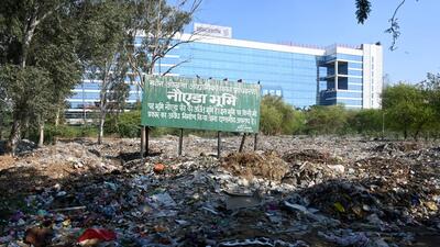 A garbage dump in Sector 62 in Noida in March 2023. (Sunil Ghosh/HT Photo)