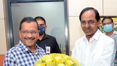 AAP leader Arvind Kejriwal and BRS leader K Chandrashekar Rao. (File Photo)