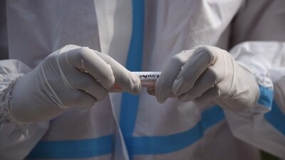 India reports dip in daily Covid cases, 6,934 new infections in a day (HT_PRINT) India reports dip in daily Covid cases, 6,934 new infections in a day (HT_PRINT)