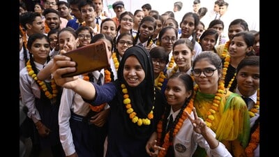 Successful students of UP Board in Lucknow celebrating after their results were declared on April 25. (Deepak Gupta/HT) Successful students of UP Board in Lucknow celebrating after their results were declared on April 25. (Deepak Gupta/HT)