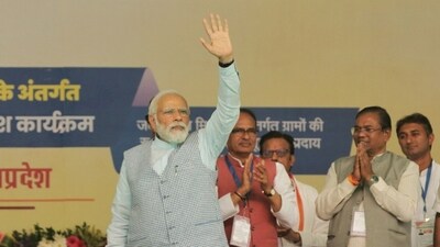 Speaking at the Rewa's Special Armed Forces Ground, PM Modi called the participation of panchayat representatives on the National Panchayati Raj Day, a “powerful picture of India's democracy”. Speaking at the Rewa's Special Armed Forces Ground, PM Modi called the participation of panchayat representatives on the National Panchayati Raj Day, a “powerful picture of India's democracy”.