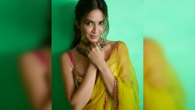 The saree has an all-over pink sequin motif detail and it comes with a printed modal satin unstitched blouse piece. (Instagram/@kriti.kharbanda) The saree has an all-over pink sequin motif detail and it comes with a printed modal satin unstitched blouse piece. (Instagram/@kriti.kharbanda)