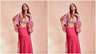 Styled by fashion stylist house who Wore What When, Malaika wore her tresses open in wavy curls with a middle part as she raised hotness on Instagram with her pictures.&nbsp; (Instagram/@malaikaaroraofficial)