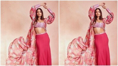 Malaika played muse to fashion designer Krisha Sunny Ramani and picked a stunning pink ensemble for the pictures.&nbsp; (Instagram/@malaikaaroraofficial)