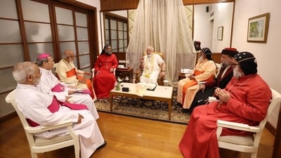 PM Modi meets top Kerala bishops PM Modi meets top Kerala bishops