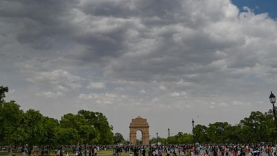 A spell of light rain and cloudy weather will keep temperatures in check in Delhi. (HT_PRINT) A spell of light rain and cloudy weather will keep temperatures in check in Delhi. (HT_PRINT)