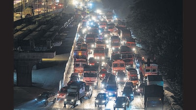 In January, the Mumbai Traffic Police announced that the Eastern Freeway will be closed for both south- and north-bound traffic during the night as a result of ongoing work on the Eastern Freeway and Mumbai Trans Harbour Link (MTHL) Project-1, from midnight to 5 am, for 59 days in patches between January 17 and May 30. As a result of this, commuters have been experiencing traffic jams. (Satish Bate/HT PHOTO) In January, the Mumbai Traffic Police announced that the Eastern Freeway will be closed for both south- and north-bound traffic during the night as a result of ongoing work on the Eastern Freeway and Mumbai Trans Harbour Link (MTHL) Project-1, from midnight to 5 am, for 59 days in patches between January 17 and May 30. As a result of this, commuters have been experiencing traffic jams. (Satish Bate/HT PHOTO)