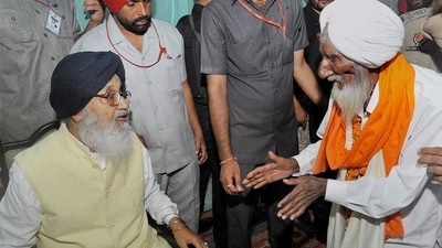 Parkash Singh Badal meets Khusi Nand, the nephew of Shaheed Udham Singh in Sangrur. (PTI) Parkash Singh Badal meets Khusi Nand, the nephew of Shaheed Udham Singh in Sangrur. (PTI)