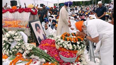 Prime Minister Narendra Modi led the nation in paying tributes to the Bharatiya Janata Party’s erstwhile ally and Shiromani Akali Dal (BJP) patriarch Parkash Singh Badal at the SAD headquarters in Sector 28, Chandigarh, on Wednesday. Prime Minister Narendra Modi led the nation in paying tributes to the Bharatiya Janata Party’s erstwhile ally and Shiromani Akali Dal (BJP) patriarch Parkash Singh Badal at the SAD headquarters in Sector 28, Chandigarh, on Wednesday.