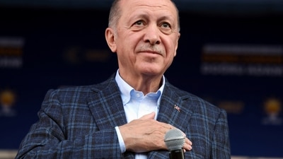 Turkish President Tayyip Erdogan greets his supporters during an election rally in Manisa, Turkey April 24, 2023. (via REUTERS)