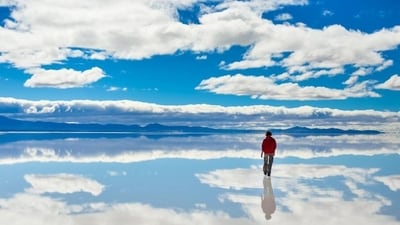 Salar de Uyuni, Bolivia: If terra firma is more your thing than beaches, flights and lagoons, then Salar de Uyuni is the place for you. The world’s largest salt flat, it was created when a prehistoric lake that went dry. There are pink flamingos to add a sense of romance to your proposal. (Shutterstock) Salar de Uyuni, Bolivia: If terra firma is more your thing than beaches, flights and lagoons, then Salar de Uyuni is the place for you. The world’s largest salt flat, it was created when a prehistoric lake that went dry. There are pink flamingos to add a sense of romance to your proposal. (Shutterstock)