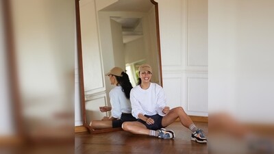 Jacqueline Fernandez donned a white cropped sweatshirt, cycling shorts and sneakers. (Instagram/@jacquelinef143) Jacqueline Fernandez donned a white cropped sweatshirt, cycling shorts and sneakers. (Instagram/@jacquelinef143)