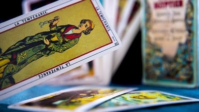 Read on to find out your Tarot reading for the coming week. (Unsplash)