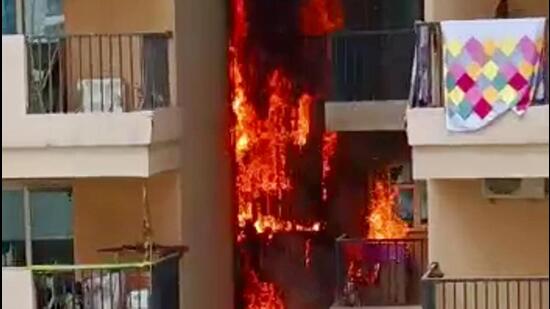 The fire in the L Tower of Gaur City's 14th Avenue in Greater Noida was extinguished 30 minutes after it was reported to the fire brigade on Wednesday. (ANI)