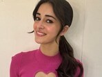 Ananya Panday holding the drawing made by Chunky Panday.