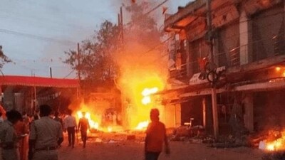A clash broke out between the two groups during a Ram Navami procession in West Bengal (Twitter Photo) A clash broke out between the two groups during a Ram Navami procession in West Bengal (Twitter Photo)