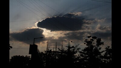 Cloudy weather in Pune on Thursday. (Ravindra Joshi/HT PHOTO) Cloudy weather in Pune on Thursday. (Ravindra Joshi/HT PHOTO)