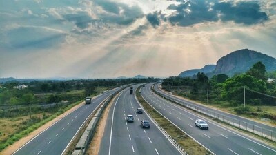 The Bengaluru-Mysuru expressway is a 10-lane project, divided into two carriages. (Twitter/ @nitin_gadkari) The Bengaluru-Mysuru expressway is a 10-lane project, divided into two carriages. (Twitter/ @nitin_gadkari)
