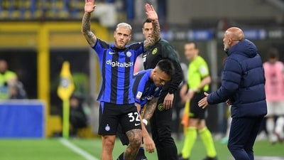 Soccer Football - Coppa Italia - Semi Final - Second Leg - Inter Milan v Juventus - San Siro, Milan, Italy - April 26, 2023 Inter Milan's Federico Dimarco walks off the pitch after been substituted REUTERS/Daniele Mascolo (REUTERS)