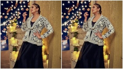 In statement white earrings with pearls from the house of Vinita Michael, Huma accessorised her look. Styled by fashion stylist house Who Wore What When, Huma wore her tresses into a clean bun and decked up in nude eyeshadow, black eyeliner, black kohl, mascara-laden eyelashes, contoured cheeks and a shade of nude lipstick. (Instagram/@iamhumaq) In statement white earrings with pearls from the house of Vinita Michael, Huma accessorised her look. Styled by fashion stylist house Who Wore What When, Huma wore her tresses into a clean bun and decked up in nude eyeshadow, black eyeliner, black kohl, mascara-laden eyelashes, contoured cheeks and a shade of nude lipstick. (Instagram/@iamhumaq)
