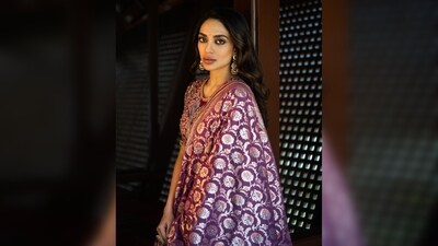 Sobhita Dhulipala paired her ethnic suit with an embellished jutti and gold dangler earrings. (Instagram/@sobhitad) Sobhita Dhulipala paired her ethnic suit with an embellished jutti and gold dangler earrings. (Instagram/@sobhitad)