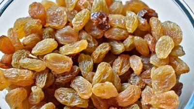 "If you are a vegetarian, do not worry! With the number of options available, you can ensure that your body does not get iron deficiency," adds Batra. She lists foods that are high in iron. Amaranth (25g) = 2.8g; ragi (20g) = 1.2 mg; raisins (10g) = 0.7 mg, lentils (30g) = 6.6 mg, soybeans (30g) = 2.4 mg, curry leaves (10g) = 0.87 mg among others. (Pixabay)