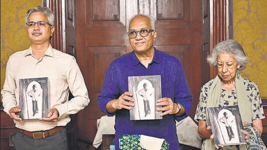A leading authority on silent cinema, who “advised two generations of film researchers”, Dharamsey is tough to classify. Dave said, “His articles in the book cover archaeology, Parsi theatre, contribution of Gujaratis to silent cinema, and art history focusing on Gujaratis, from the 11th century to contemporary artists such as Atul Dodiya. (Anshuman Poyrekar/HT PHOTO)