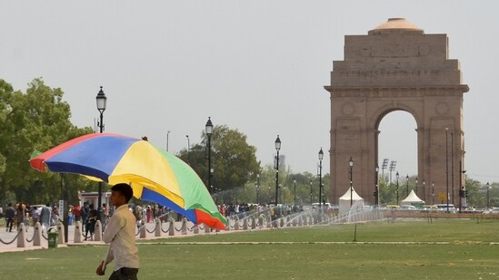 The city's Air Quality Index (AQI) on Thursday was recorded in the "poor" (215) category around 7 pm. (File)